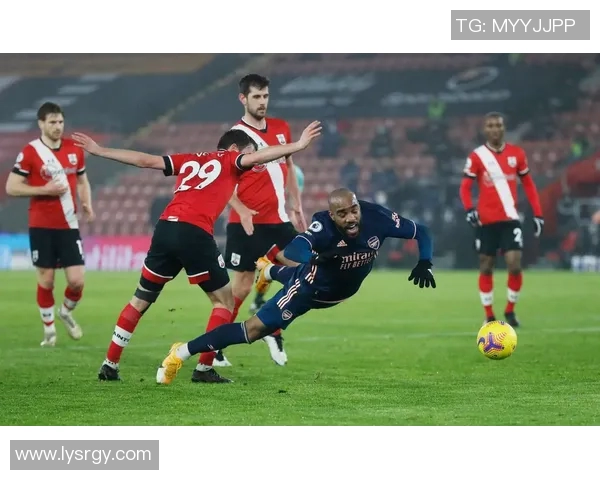 英超热议广州足球队耐力变革引发的战术创新与未来发展探讨 英超热议广州足球队耐力变革引发的战术创新与未来发展探讨