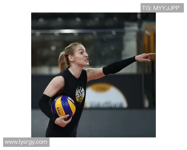 深度对话杨丽探讨网球人生与欧冠足球的精彩交融 深度对话杨丽探讨网球人生与欧冠足球的精彩交融